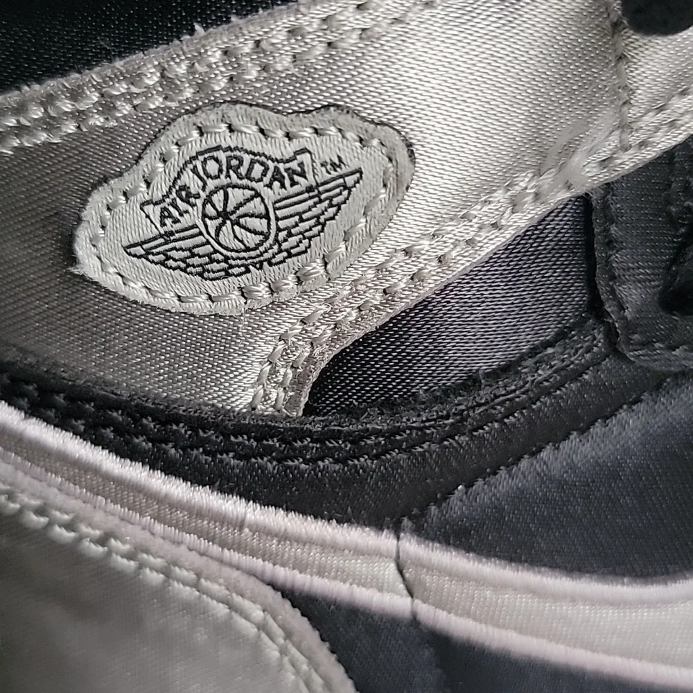 Nike Air Jordan High-Top Sneakers in Black and Silver - Picture 6 of 6